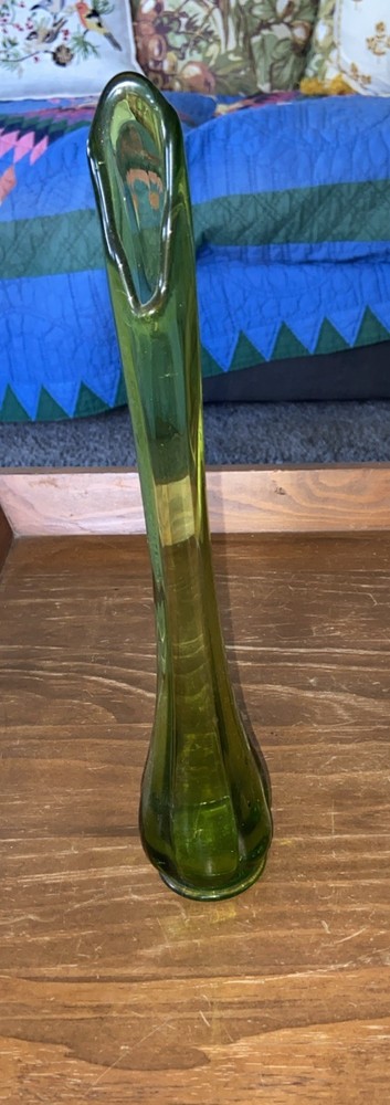 Vtg. 1960s VIKINGS Art Glass Green Swung  Bud Vase 13.5” Pre-owned