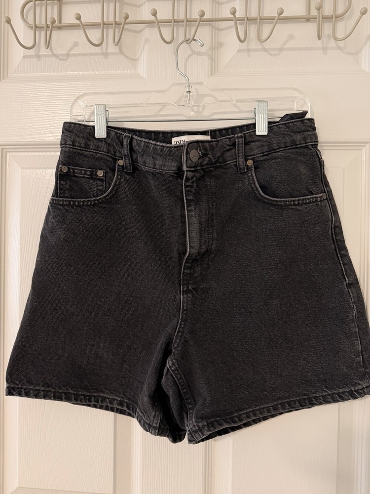 Zara Women’s High Waisted Washed Black Denim Shorts Sz 6