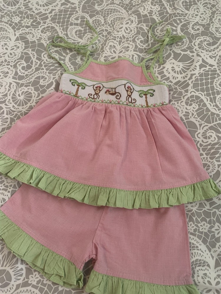 Shrimp & Grits Kids Pink sear sucker monkey  two piece top & Shorts  Size 2T Euc