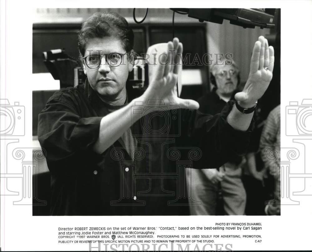 1997 Press Photo Director Robert Zemeckis on the set of 