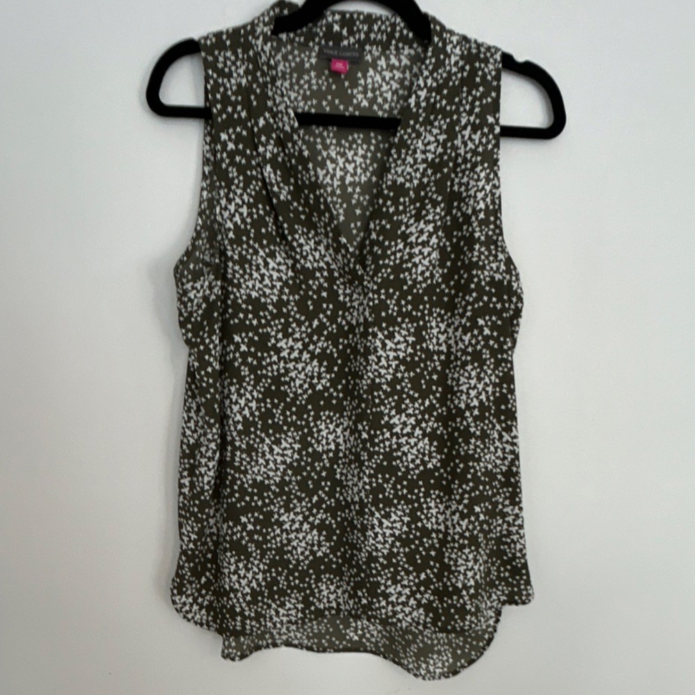 Vince Camuto Women's V-Neck Sleeveless Blouse, Size Medium. Olive Green