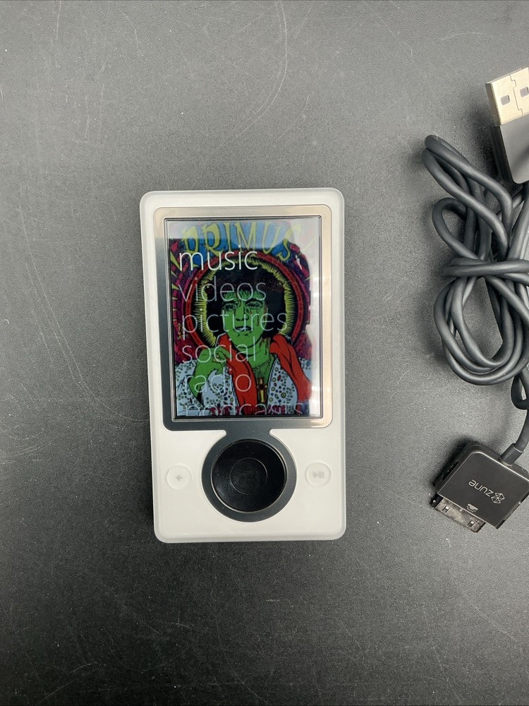 Microsoft Zune 30 White (30 GB) Digital Media Player (Model 1090) Tested W/Music