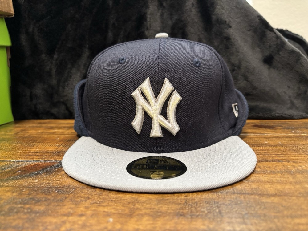New York Yankees Clean Cut Flip Down Navy Gray New Era Fitted 7 3/4 Black UV