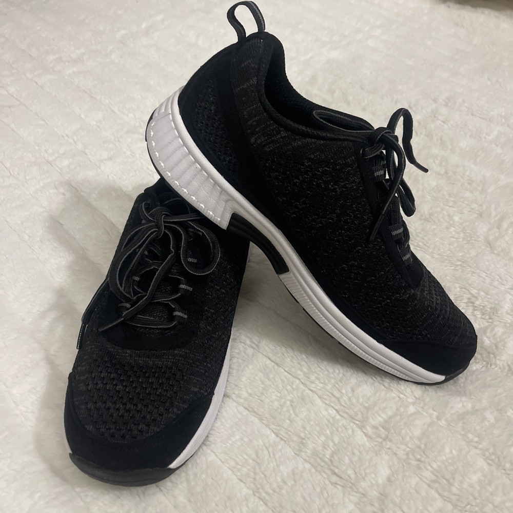 Ortho Feet men’s size 7 black mesh lace up walking shoes.  excellent cond