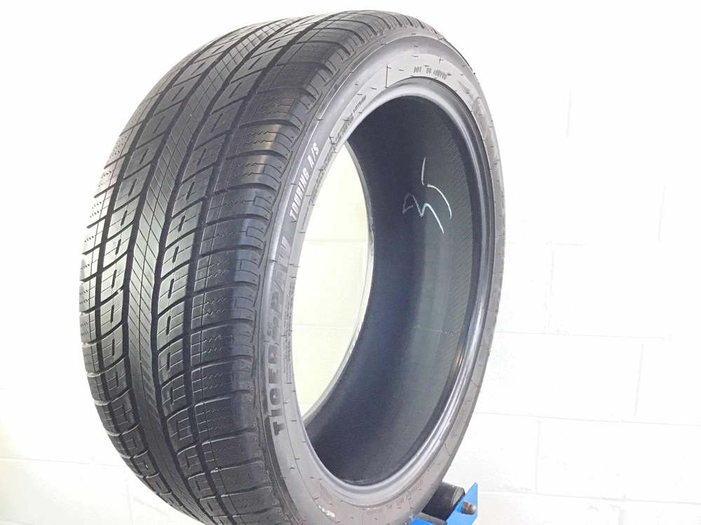 P275/40R21 Uniroyal Tiger Paw Touring A/S 107 V Used 9/32nds
