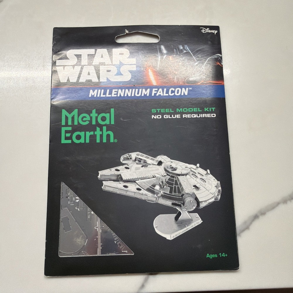 Metal Earth Fascinations Star Wars Millennium Falcon 3D Metal Puzzle