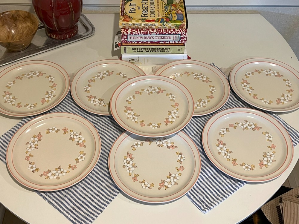 Fleur de Bois Dinner Plate 10.5
