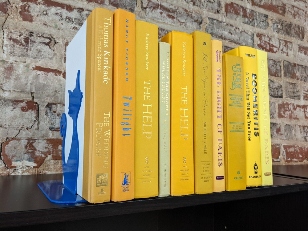 Books by the Foot | Color-Coordinated Decorative Hardcover Books, Decor, Staging