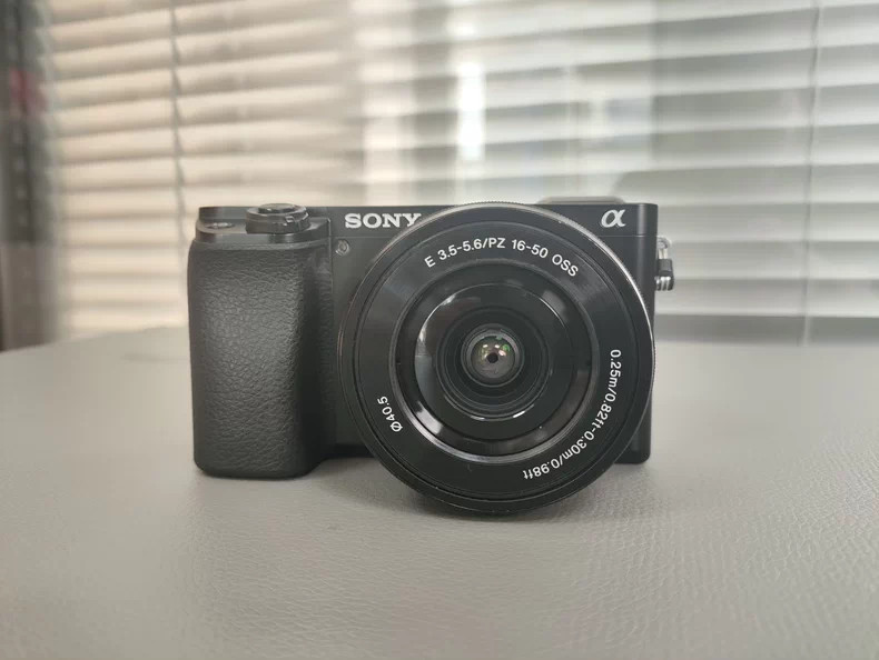 Sony Alpha a6100 ILCE-6100 24.2MP 4K Mirrorless Digital Camera W/ 16-50mm Lens