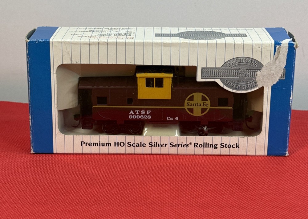 Bachmann #17702 Ho Scale Santa Fe 36' Wide Vision  Caboose ATSF 999628 NEW