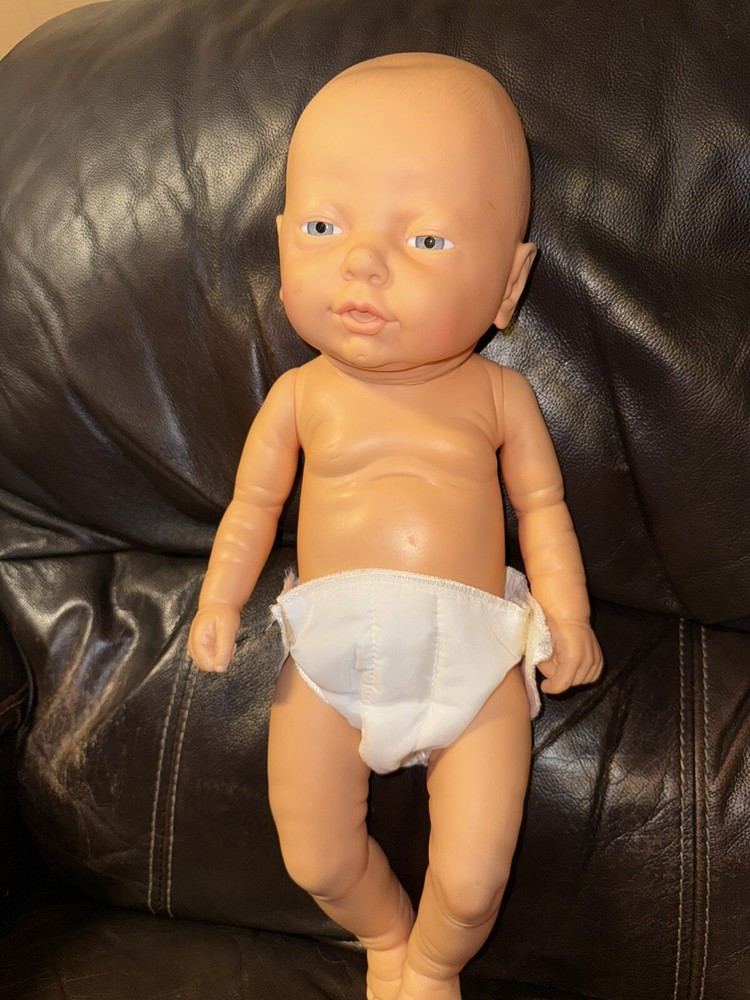 Vintage 1985 CITITOY Baby Newborn 19” Vinyl Doll with Diaper ~