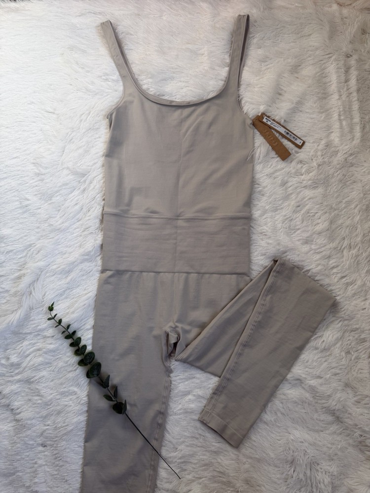 SKIMS Soft Smoothing Seamless Catsuit Stone Square Neck Size S Sleeveless