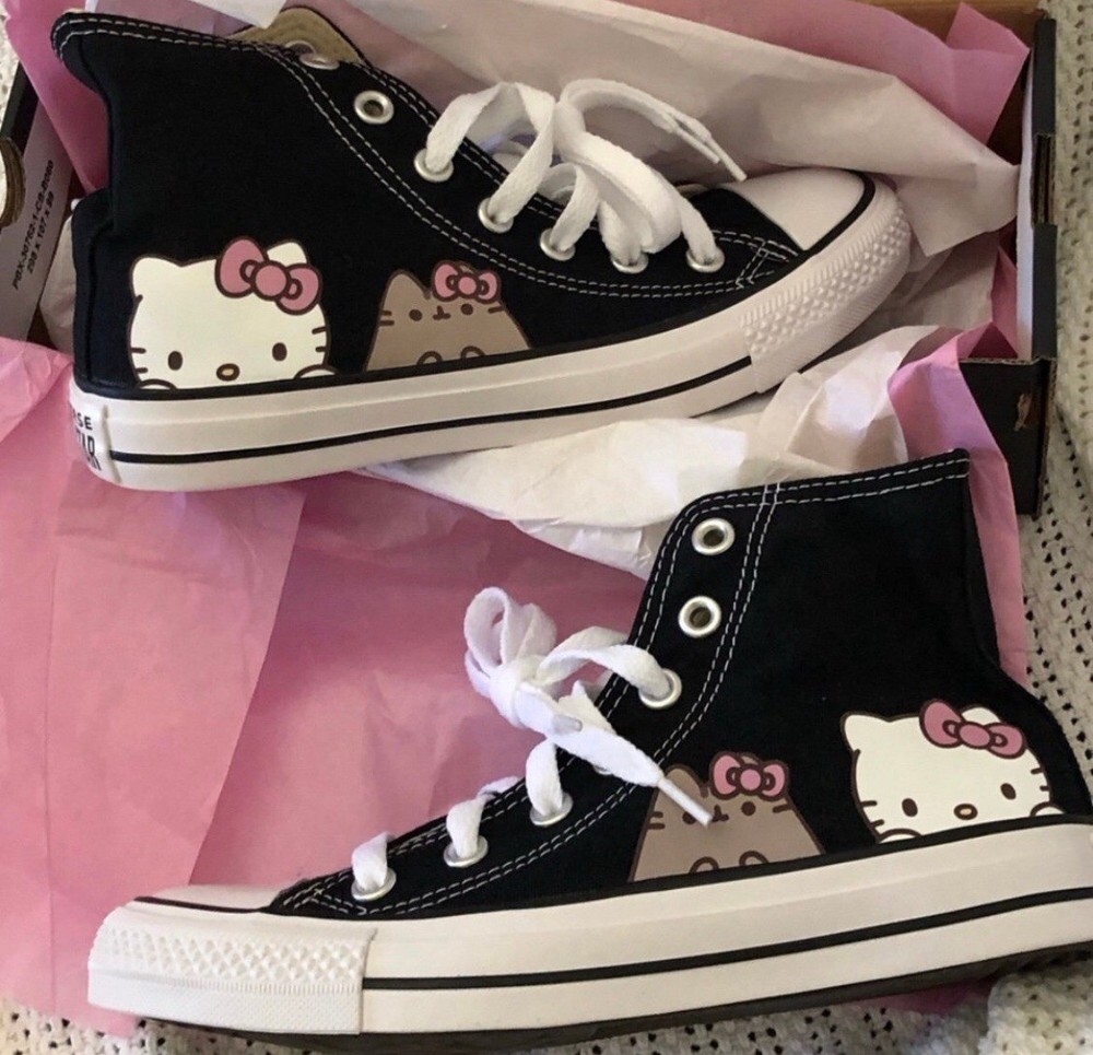 5 Women’s Black High top Hello Kitty Sanrio All Star Converse