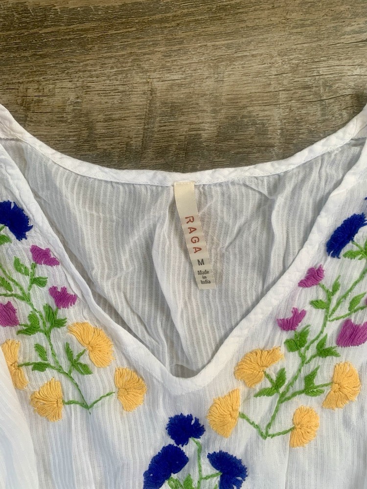 RAGA Women's M White Floral Embroidered V-Neck Peasant Boho  Woven Cotton Blouse