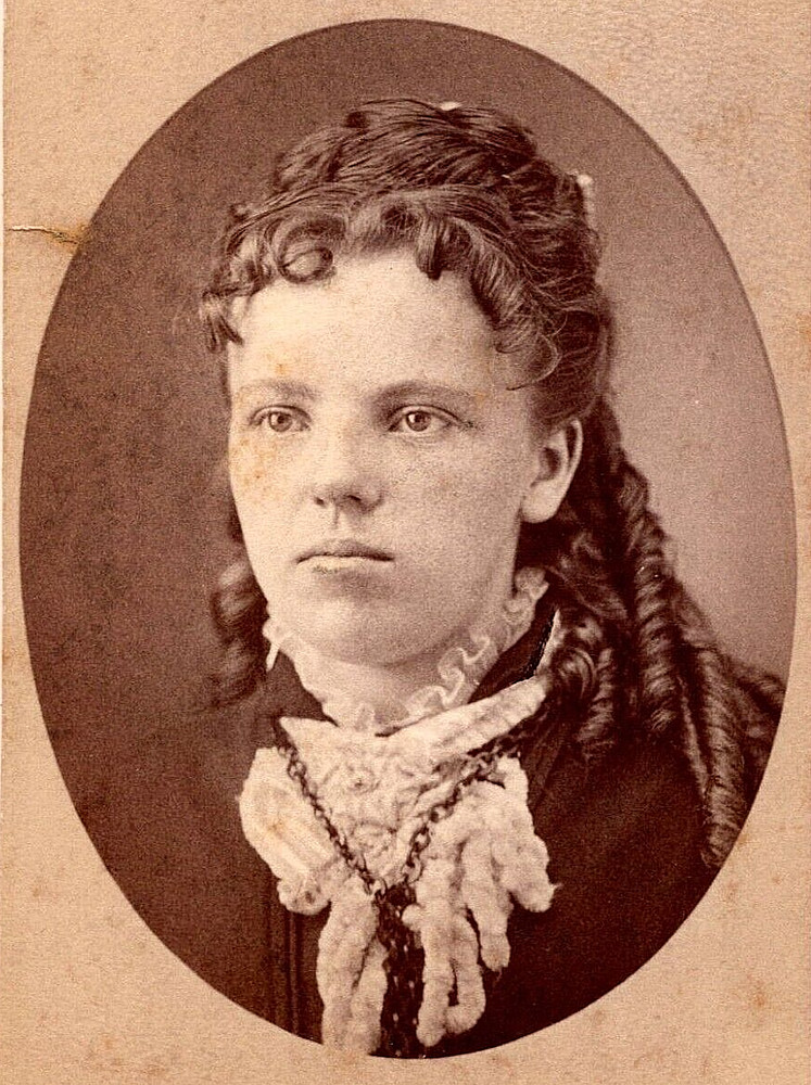 Portrait Of A Pretty Young Girl With Long Curly Hair Antique Vintage Cdv Photo