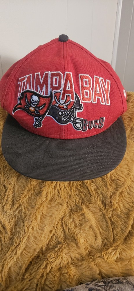 Men's Tampa Bay Buccaneers Red Team 9FIFTY Snapback Cap by New Era  
