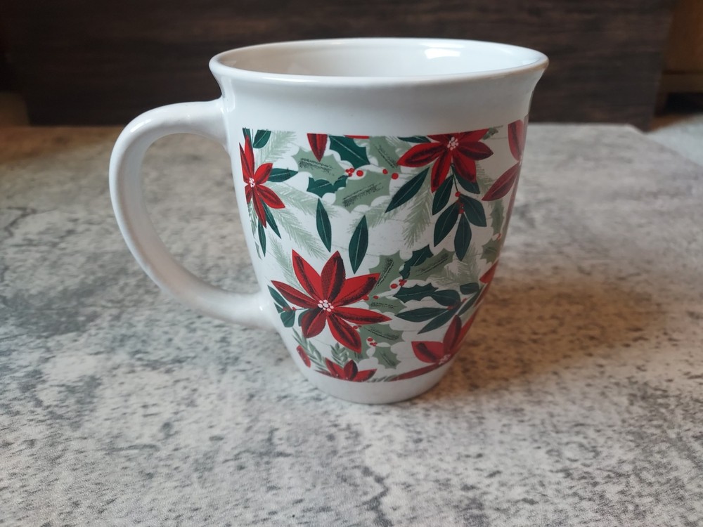 Royal Norfolk Poinsetta Holiday Coffee Mug Christmas Multi Color Ceramic Cup