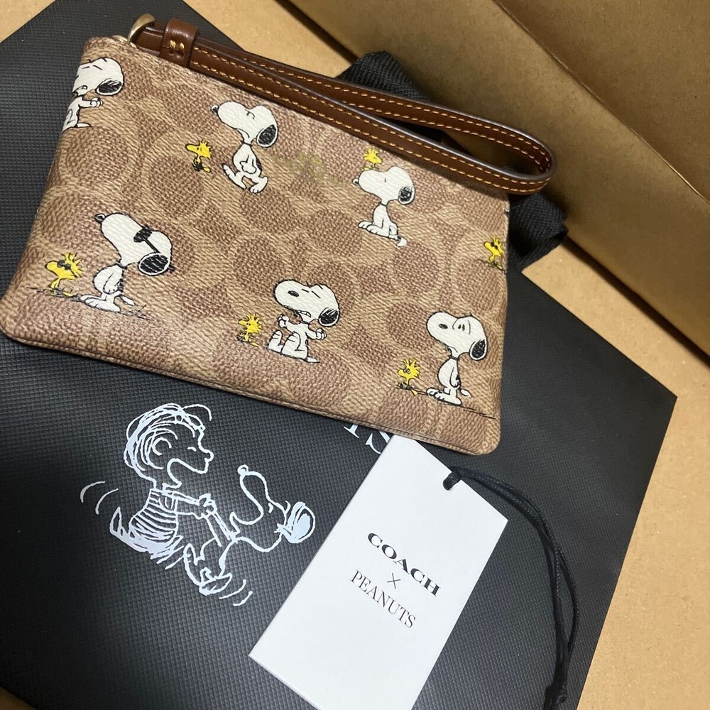 Coach x Peanuts Snoopy Wristlet with Special Bag 75th Anniversary New