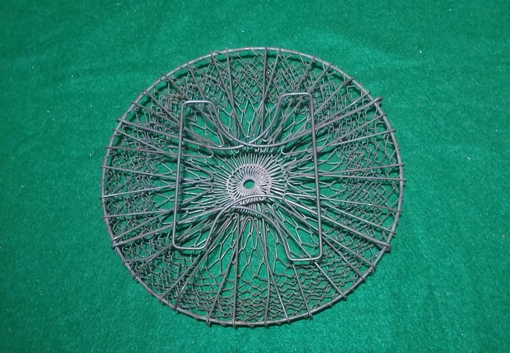 Vintage Wire Mesh Collapsible Egg/Fruit Basket 9