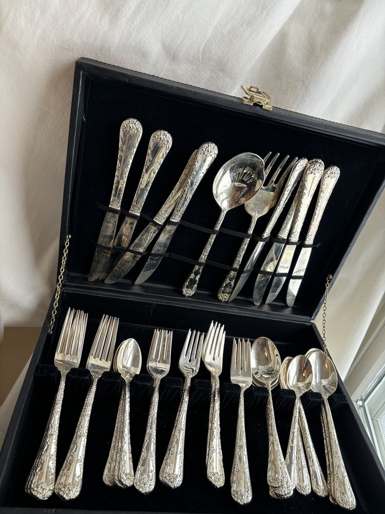 WM Rogers & Son Silver Plated Silverware Flatware 42 Pc Set