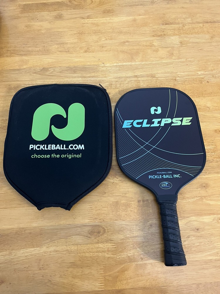 Champion Eclipse Graphite Pickleball Paddle with Polymer Honeycomb Core for Enhanced Control