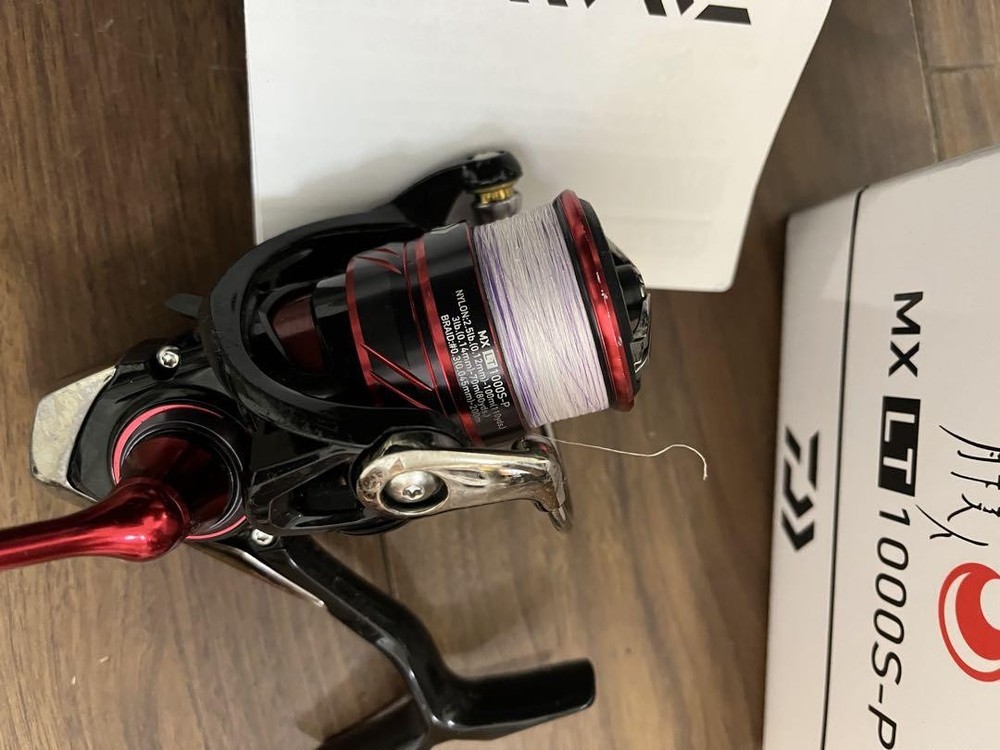 Daiwa MX LT 1000S-P Spinning Reel Black Red Lightweight Used with Box