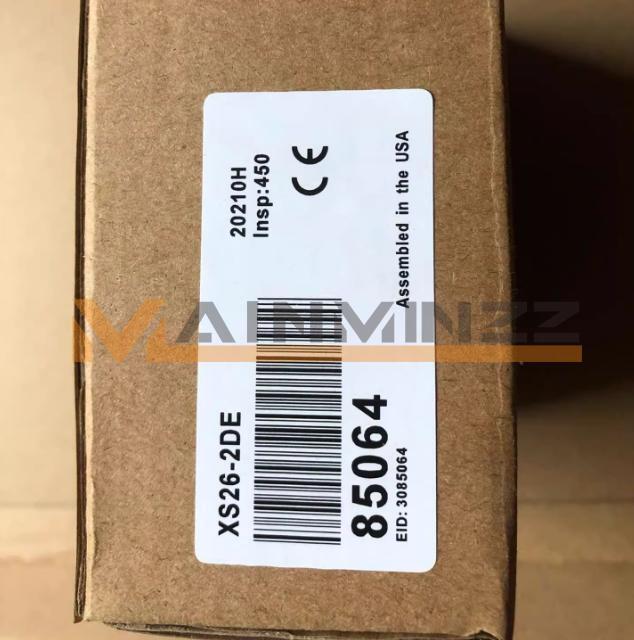 One New BANNER XS26-2DE Safety Controller Module