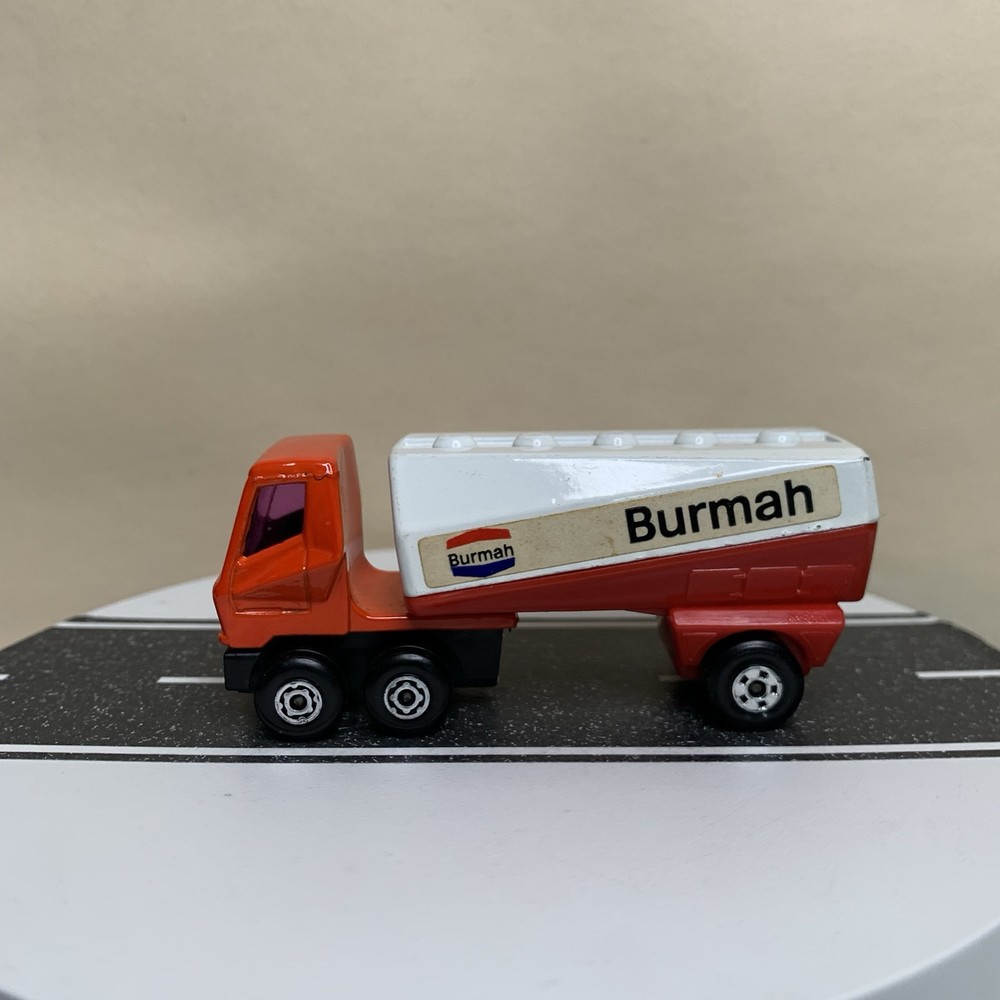 Matchbox Lesney Superfast No. 63 Freeway Gas Tanker Truck Burmah Red/White NM