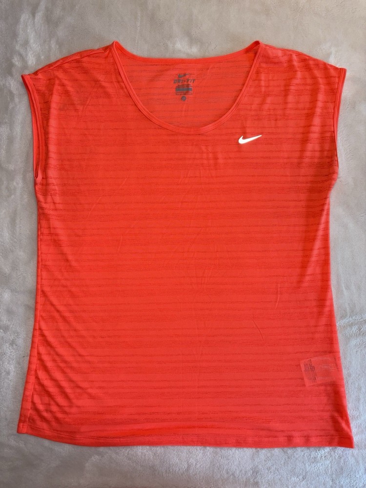 Nike Drifit Coral Colored Lightweight Short Sleeve T-shirt Women's Size Medium