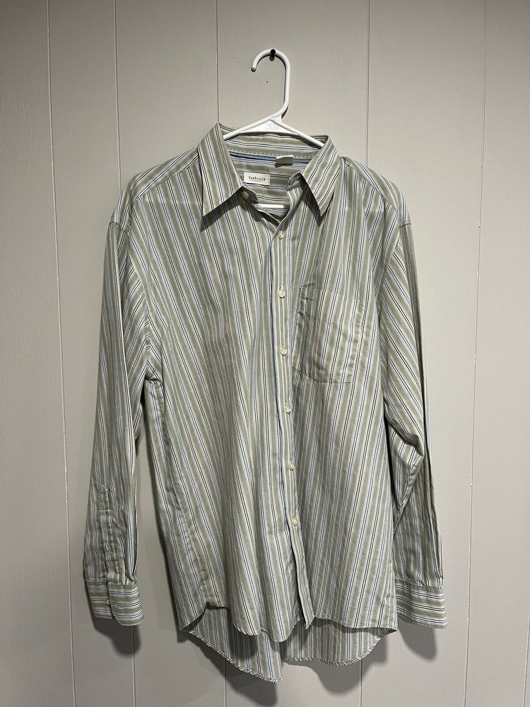 Van Heusen Striped Long Sleeve Button Down Medium 15-15 1/2
