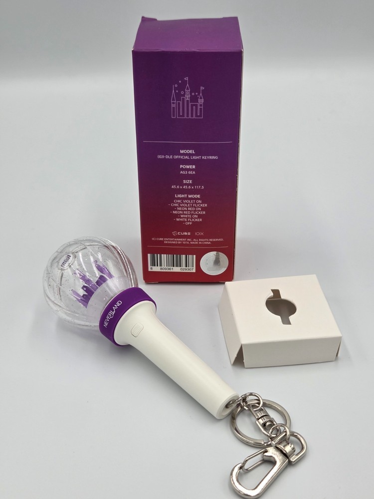 (G)I-DLE Official Light Stick Keyring  - Good Condition / Pre-owned
