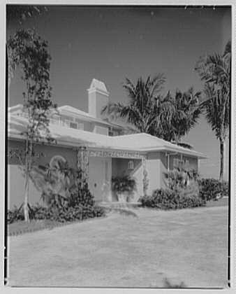 Photo:Ruffin, residence in Nassau, Bahamas. Entrance II