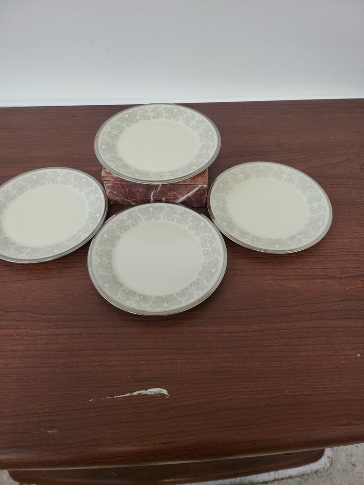 Lenox SNOW LILY / 6 3/8