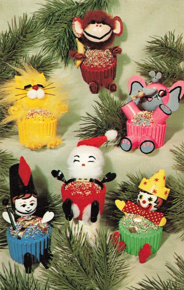 Des Moines IA Iowa, Santa Cake Tree-O Cupcake Ornaments, Vintage Postcard RARE