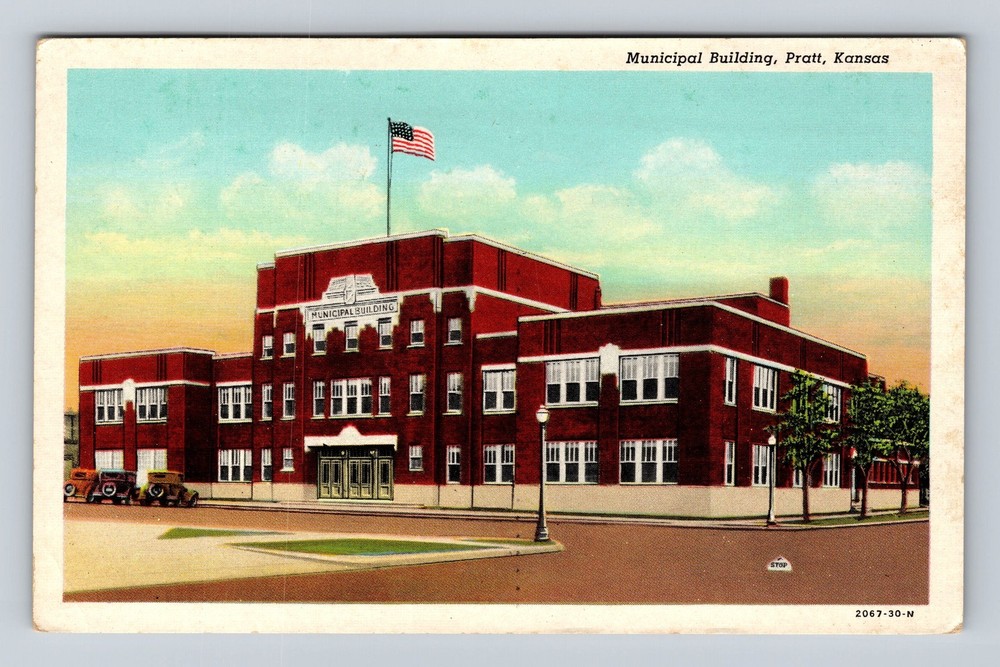 Pratt KS-Kansas Municipal Building Vintage Postcard
