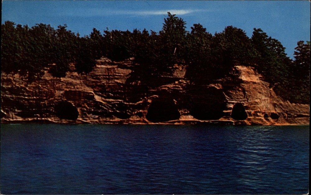 Michigan Lake Superior Colored Caves Pictured Rocks formation ~ 1950s-60s sku067