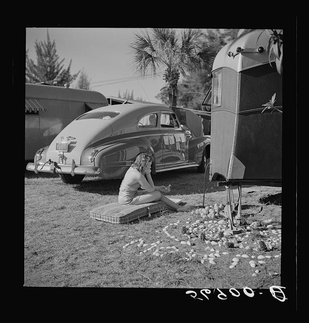Photo:Sarasota Florida 1941 trailer park guest shell garden odds ends