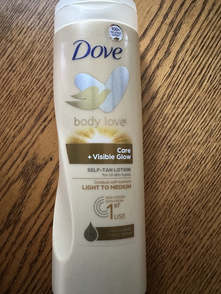 Dove Nourishing Body Lotion with Light to Medium Self-Tan for Visible Glow