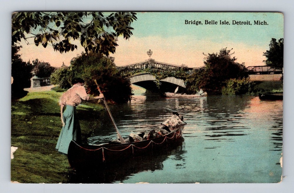 Detroit MI-Michigan, Belle Isle Bridge, Antique Vintage Souvenir Postcard