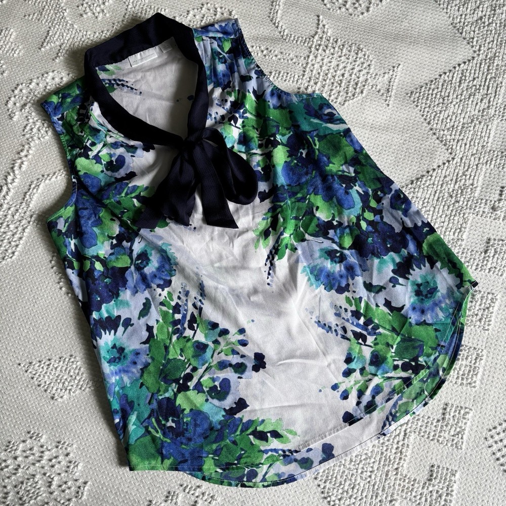 New York & Company women’s size medium tie front floral sleeveless blouse