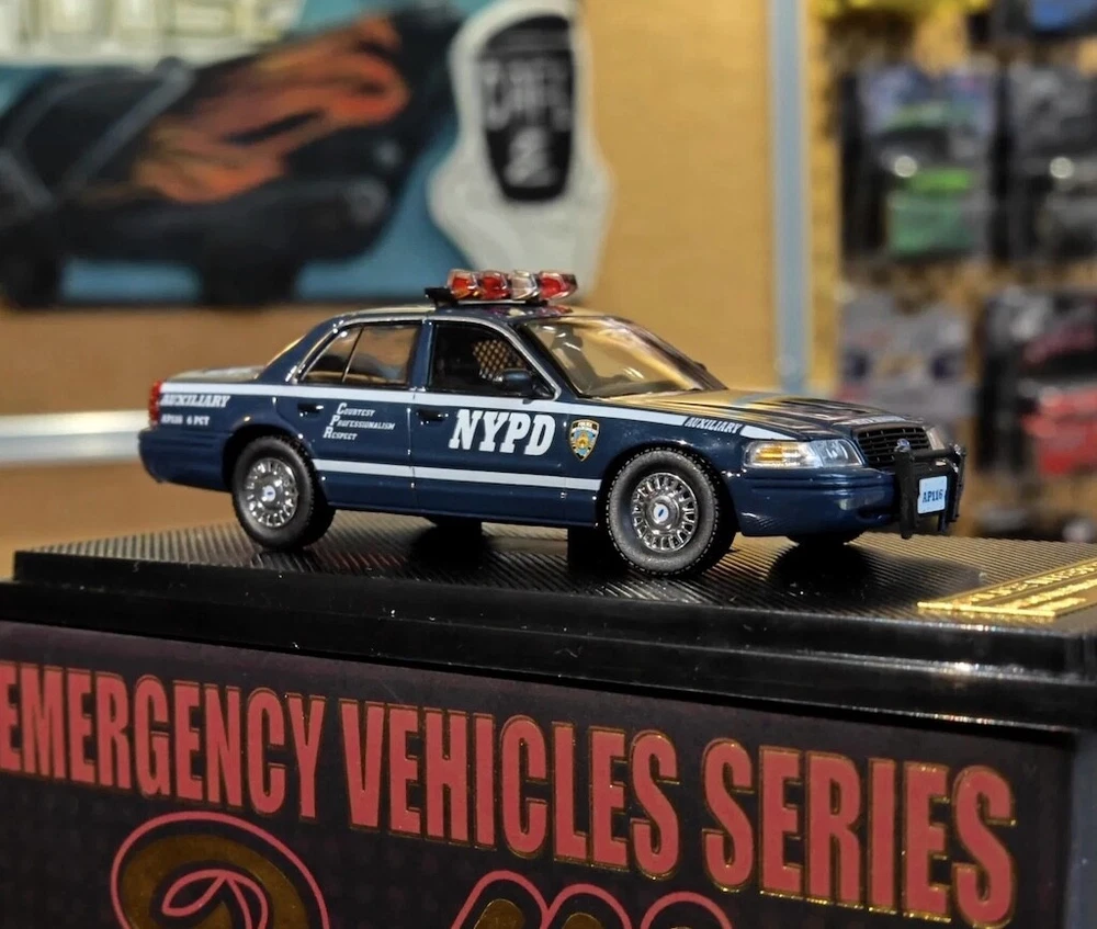 Rollin 1:64 Blue Chase CV CROWN VICTORIA NYPD Police Model Diecast Metal Car