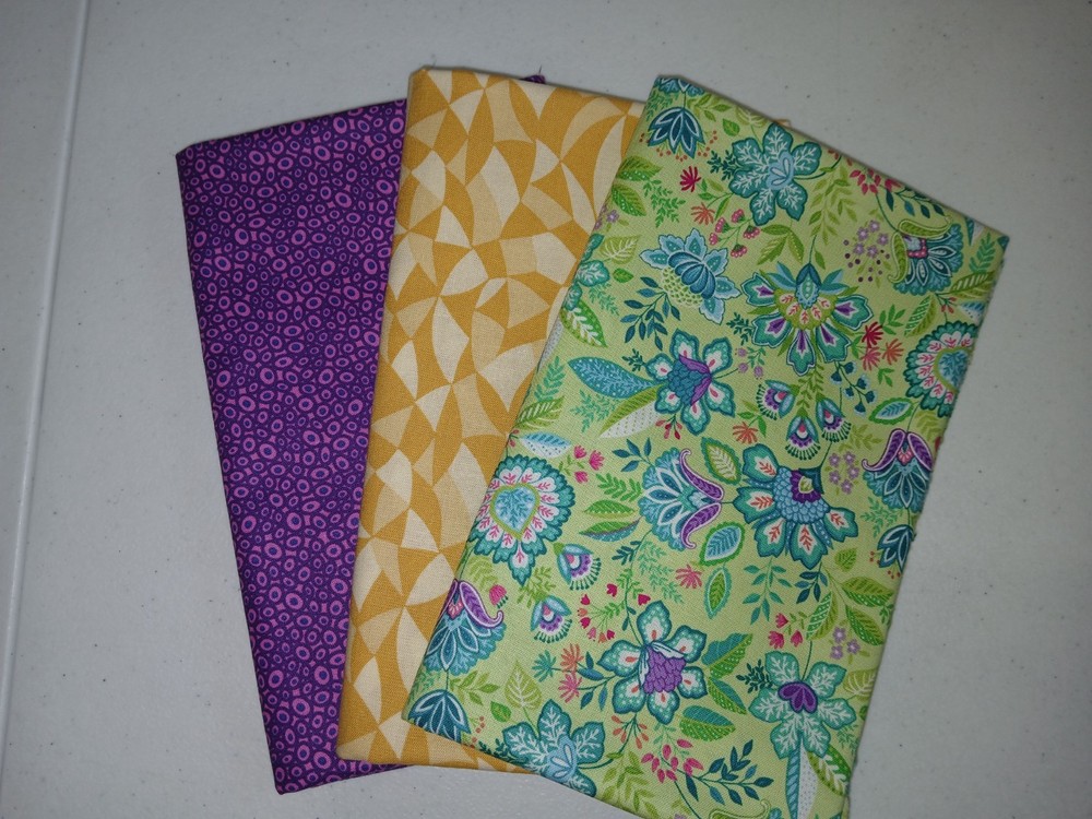 Lot 3 yard Focus Light Dark name brand cotton spring on trend Fabric Cafe look