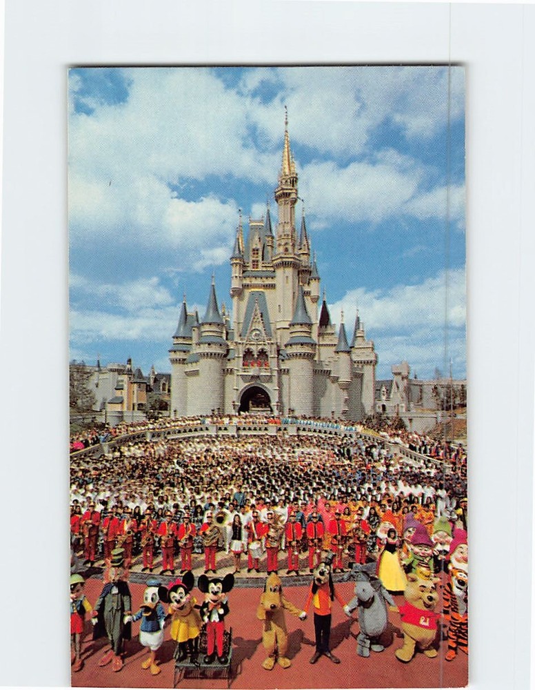 Postcard Mickey Mouse & Friends Cinderella Castle Walt Disney World Florida USA