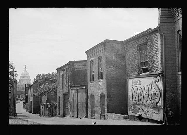 Photo:Washington DC Capitol slums 1935 alley houses and tenements