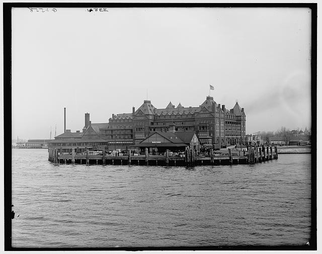 Photo:Old Point Comfort Virginia Hotel Chamberlin Pier Dock 1905