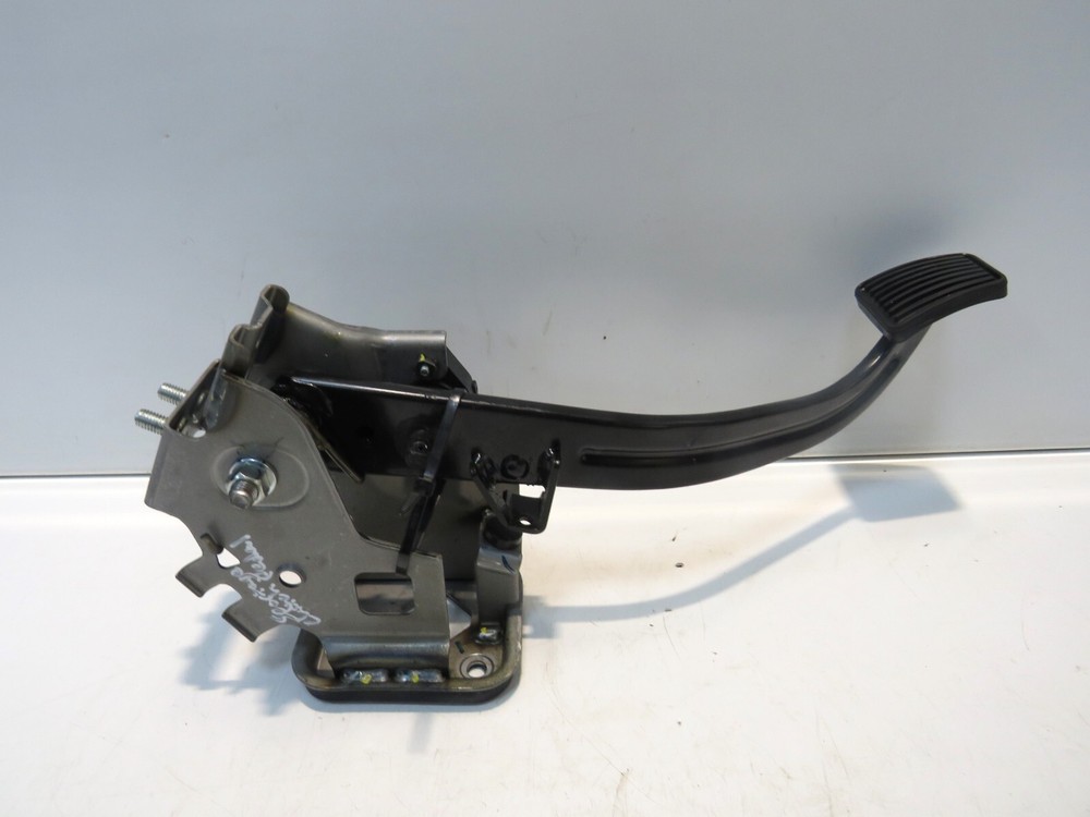 KIA SPORTAGE MK4 2016-18 CLUTCH PEDAL (1.6l 16v Petrol) 32802-D7700        Q9327
