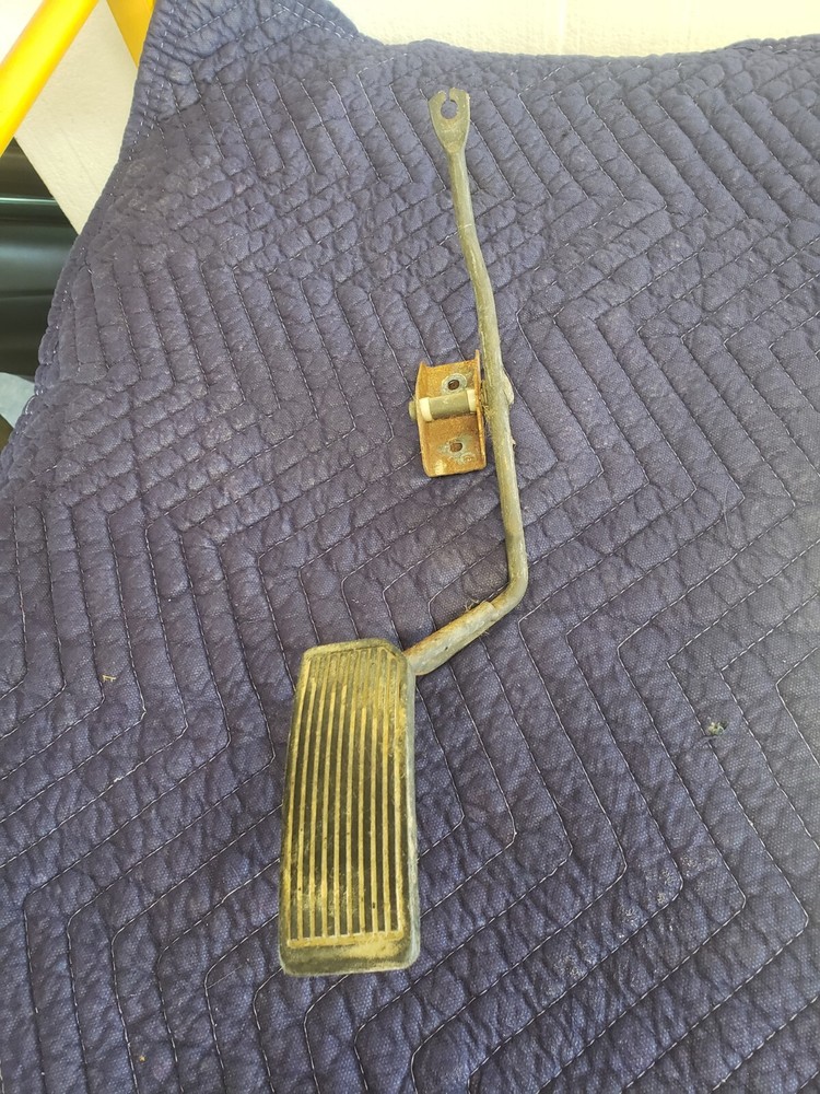 Fits 2001-2004 FORD ESCAPE  ACCELERATION GAS PEDAL OEM