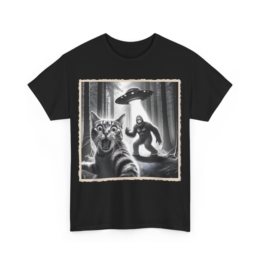 NEW Cat Selfie With Bigfoot & UFO | Sasquatch & Cat T-Shirt