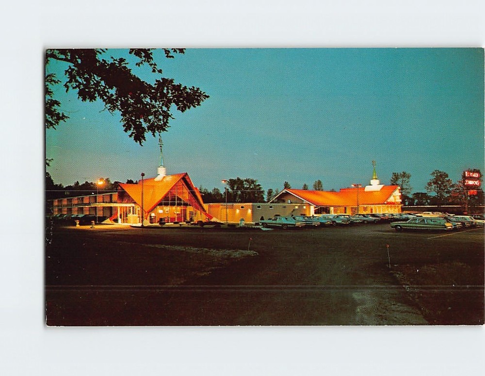 Postcard Howard Johnson's Motor Lodge and Restaurants  Plattsburgh New York USA