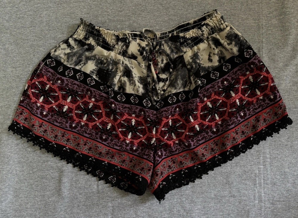 About A Girl Small Patterned Shorts Women’s Size Small